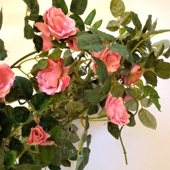 78" long rose garland - Picture 2 of 11